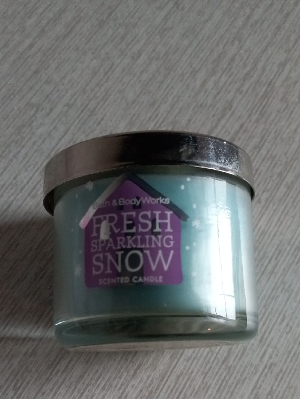 Bath And Body Works Fresh Sparkling Snow Mini Candle 1.3 OZ